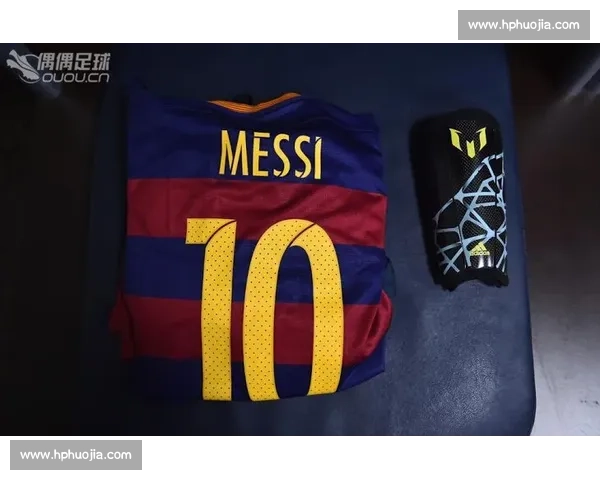 张昱杰护腿板暗藏全家福密码 训练预演助其中超关键破门